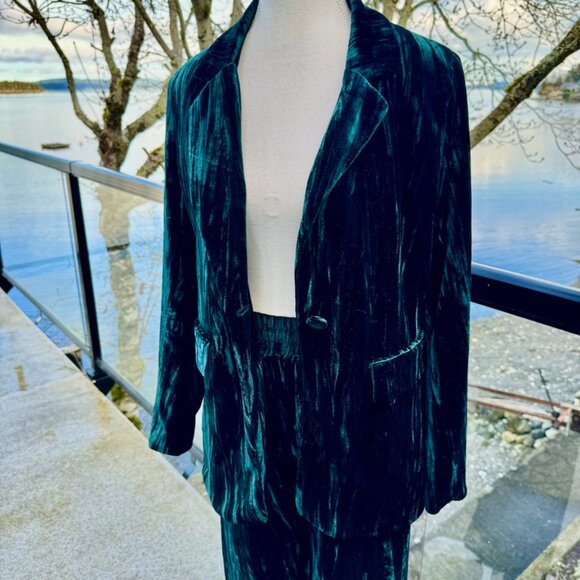 Autres Filles Deep Emerald Teal Green Crushed Velvet Blazer and Pants Suit Set - Picture 4 of 16